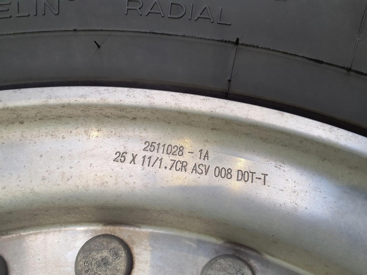 Grove Wheel 445/95R25 12 9 2p alu - Kompletan kotač za Dizalica: slika Grove Wheel 445/95R25 12 9 2p alu - Kompletan kotač za Dizalica Grove Wheel 445/95R25 12 9 2p alu - Kompletan kotač za Dizalica: slika Grove Wheel 445/95R25 12 9 2p alu - Kompletan kotač za Dizalica