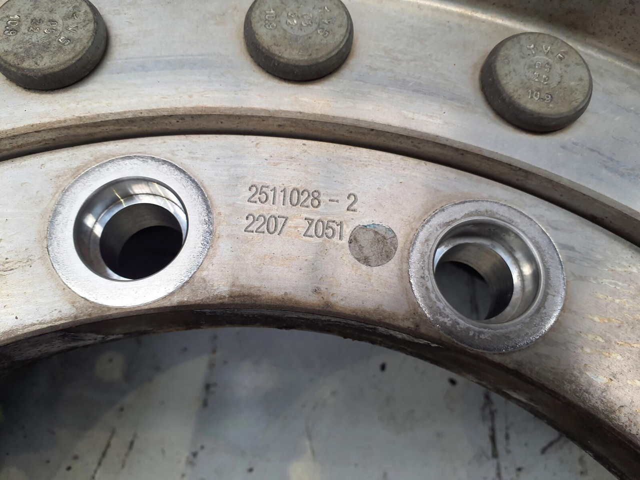 Grove Wheel 445/95R25 12 9 2p alu - Kompletan kotač za Dizalica: slika Grove Wheel 445/95R25 12 9 2p alu - Kompletan kotač za Dizalica Grove Wheel 445/95R25 12 9 2p alu - Kompletan kotač za Dizalica: slika Grove Wheel 445/95R25 12 9 2p alu - Kompletan kotač za Dizalica