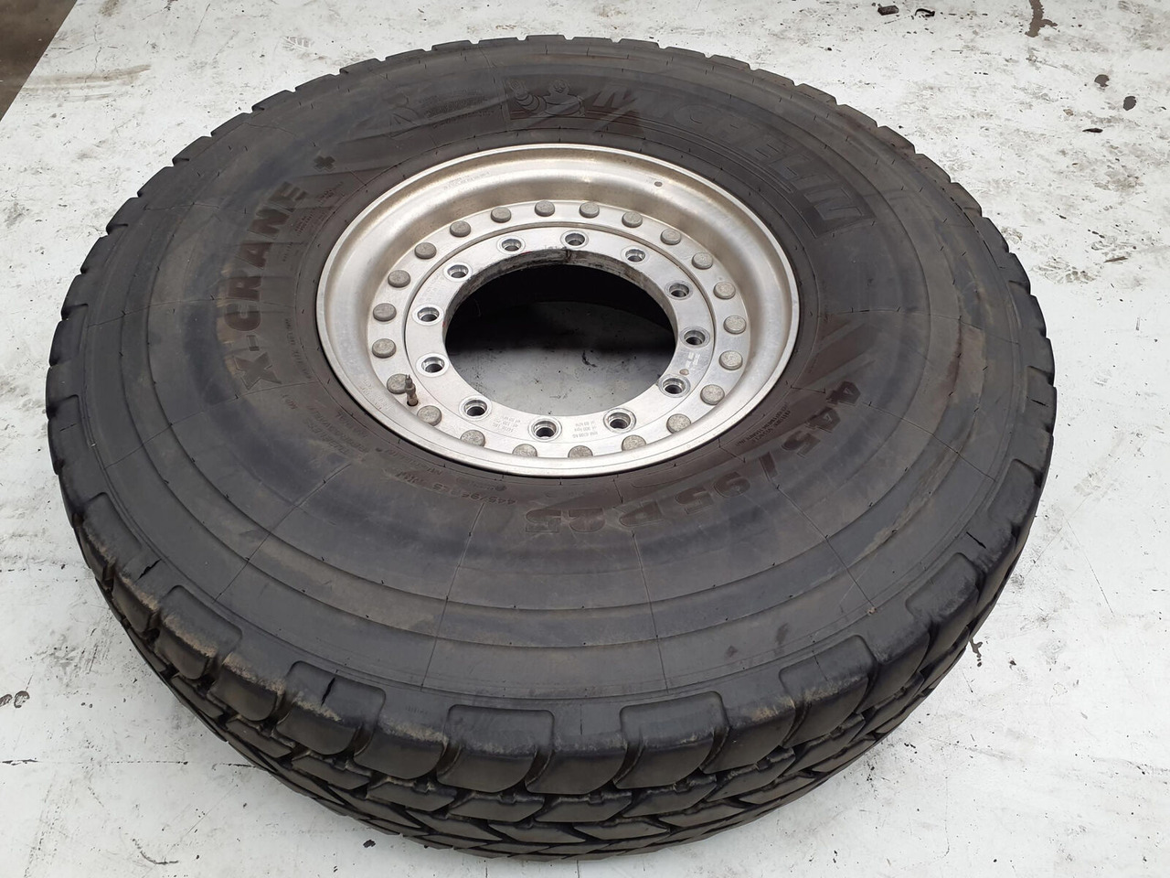 Grove Wheel 445/95R25 12 9 2p alu - Kompletan kotač za Dizalica: slika Grove Wheel 445/95R25 12 9 2p alu - Kompletan kotač za Dizalica Grove Wheel 445/95R25 12 9 2p alu - Kompletan kotač za Dizalica: slika Grove Wheel 445/95R25 12 9 2p alu - Kompletan kotač za Dizalica