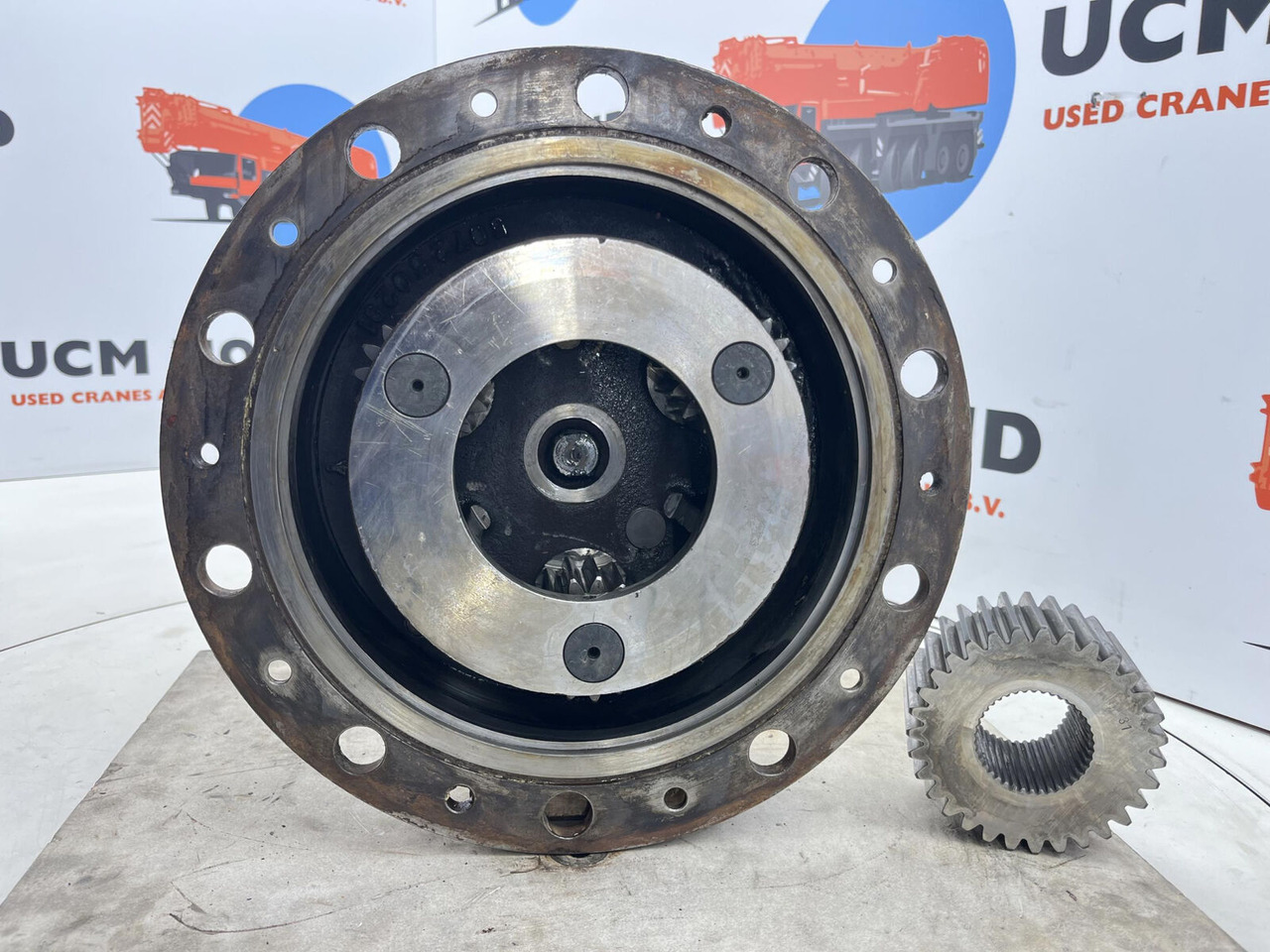 Kessler+Co Kessler Planetary gear 31-15-62-40-3pl-H84-46 - Motor okretanja za Dizalica: slika Kessler+Co Kessler Planetary gear 31-15-62-40-3pl-H84-46 - Motor okretanja za Dizalica Kessler+Co Kessler Planetary gear 31-15-62-40-3pl-H84-46 - Motor okretanja za Dizalica: slika Kessler+Co Kessler Planetary gear 31-15-62-40-3pl-H84-46 - Motor okretanja za Dizalica