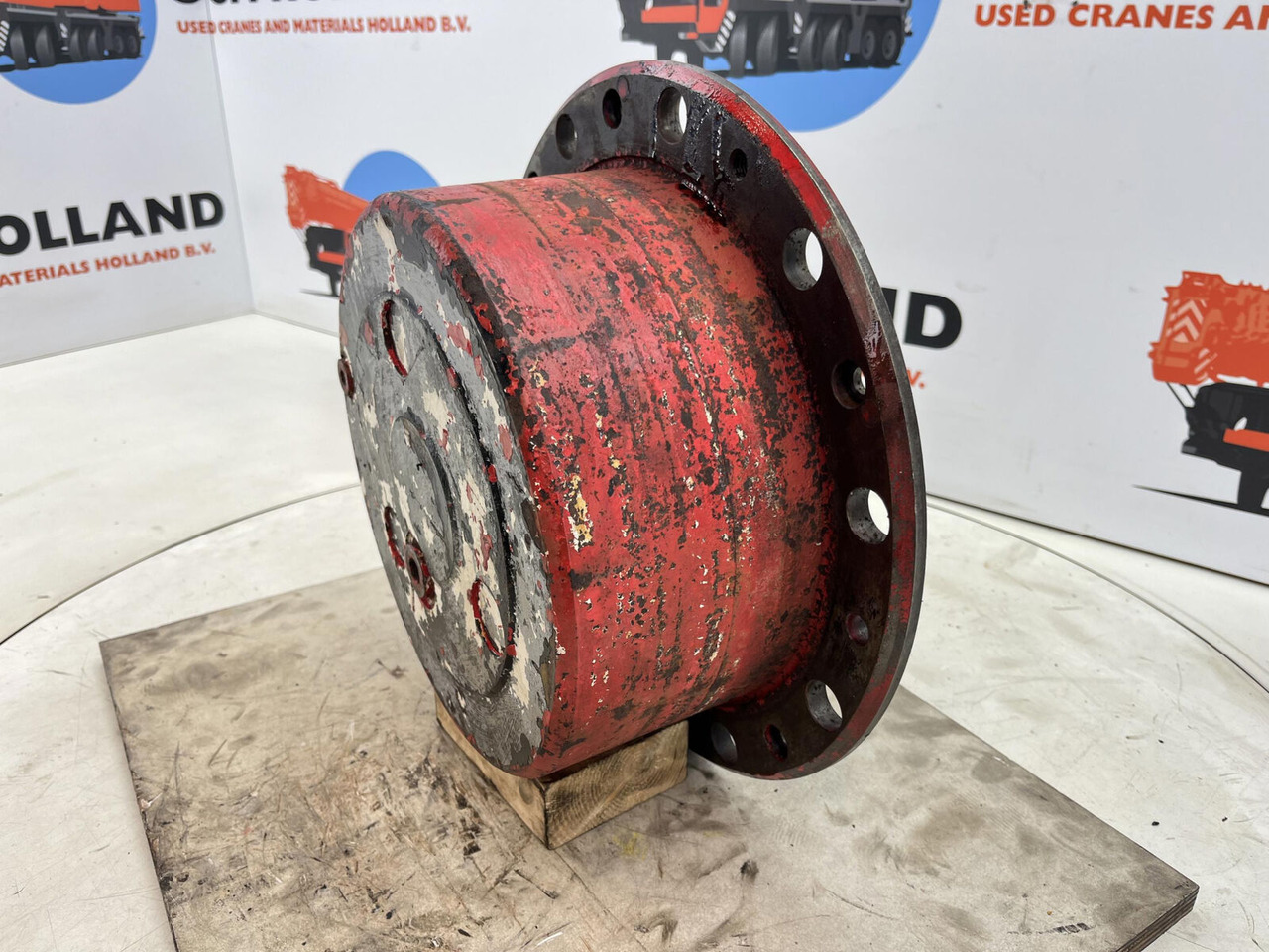 Kessler+Co LTM 1090 planetary gear 22-25-74-40-3pl-H135-46 - Reduktor pogona za Autodizalica: slika Kessler+Co LTM 1090 planetary gear 22-25-74-40-3pl-H135-46 - Reduktor pogona za Autodizalica Kessler+Co LTM 1090 planetary gear 22-25-74-40-3pl-H135-46 - Reduktor pogona za Autodizalica: slika Kessler+Co LTM 1090 planetary gear 22-25-74-40-3pl-H135-46 - Reduktor pogona za Autodizalica