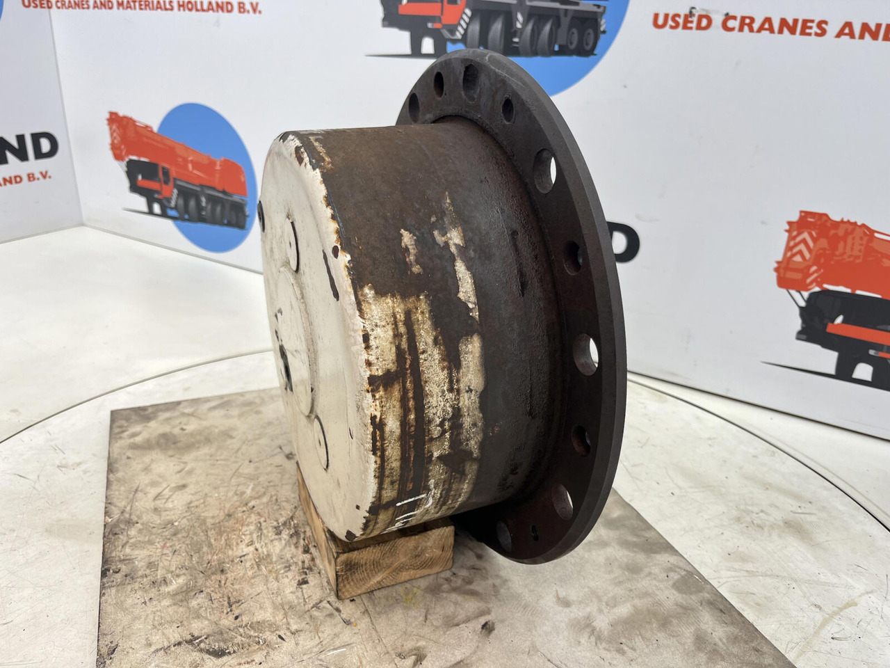 Kessler+Co Terex-Demag AC 35 planetary gear 17-24-67-32-3pl-H135-46 - Reduktor pogona za Autodizalica: slika Kessler+Co Terex-Demag AC 35 planetary gear 17-24-67-32-3pl-H135-46 - Reduktor pogona za Autodizalica Kessler+Co Terex-Demag AC 35 planetary gear 17-24-67-32-3pl-H135-46 - Reduktor pogona za Autodizalica: slika Kessler+Co Terex-Demag AC 35 planetary gear 17-24-67-32-3pl-H135-46 - Reduktor pogona za Autodizalica