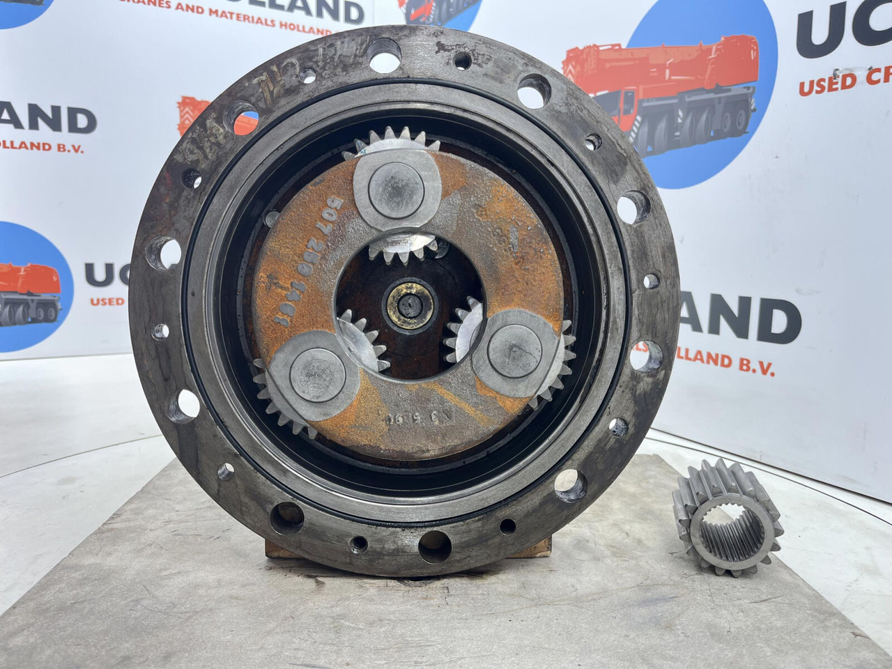 Kessler Planetary gear 17-24-67-32-3pl-H83-42 - Reduktor pogona za Autodizalica: slika Kessler Planetary gear 17-24-67-32-3pl-H83-42 - Reduktor pogona za Autodizalica Kessler Planetary gear 17-24-67-32-3pl-H83-42 - Reduktor pogona za Autodizalica: slika Kessler Planetary gear 17-24-67-32-3pl-H83-42 - Reduktor pogona za Autodizalica