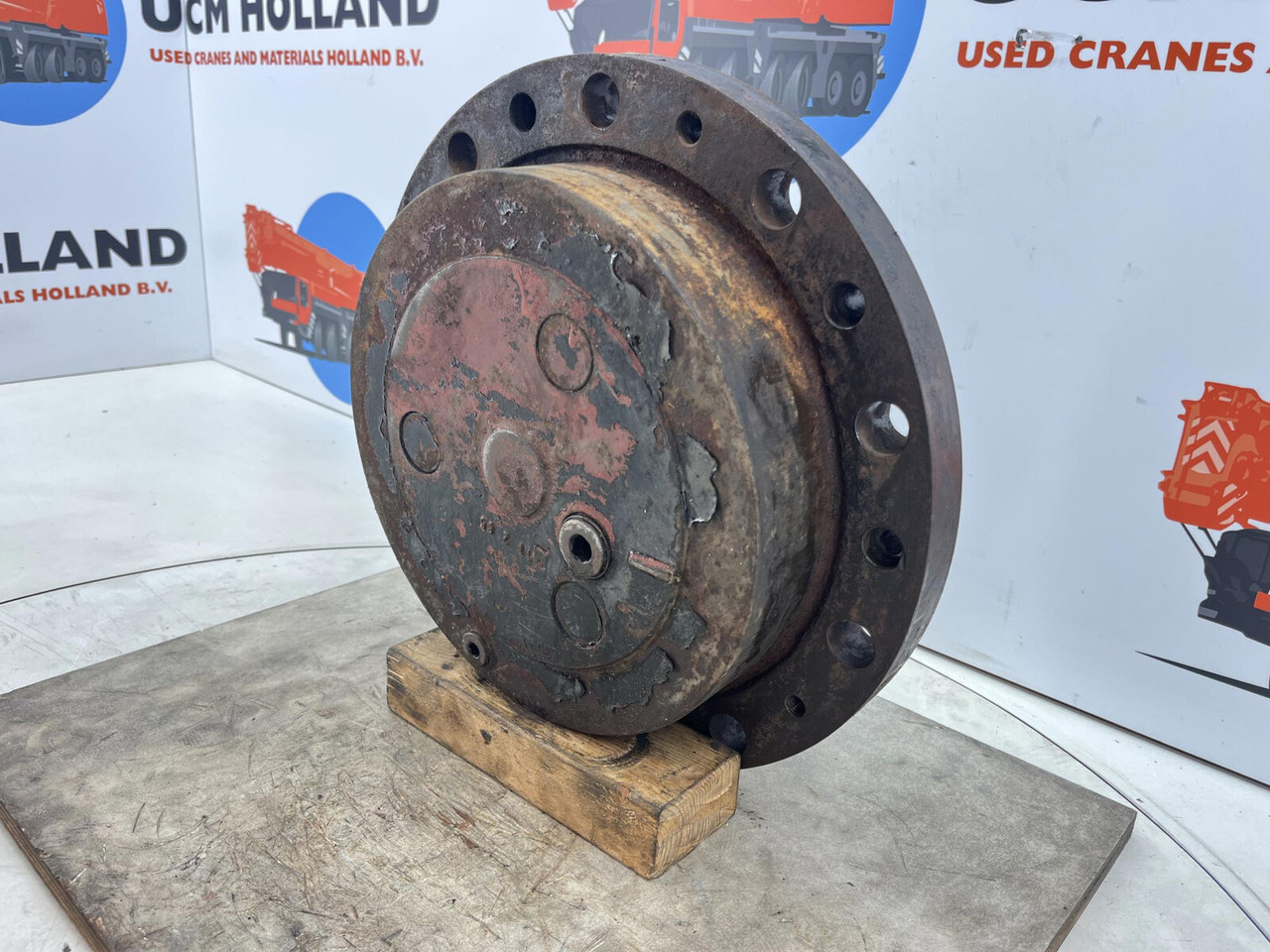 Kessler Planetary gear 17-24-67-32-3pl-H83-42 - Reduktor pogona za Autodizalica: slika Kessler Planetary gear 17-24-67-32-3pl-H83-42 - Reduktor pogona za Autodizalica Kessler Planetary gear 17-24-67-32-3pl-H83-42 - Reduktor pogona za Autodizalica: slika Kessler Planetary gear 17-24-67-32-3pl-H83-42 - Reduktor pogona za Autodizalica