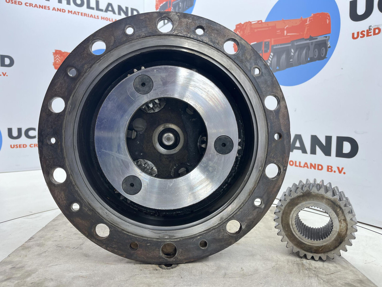 Kessler Planetary gear 31-15-62-40-pl-H84-46 - Reduktor pogona za Autodizalica: slika Kessler Planetary gear 31-15-62-40-pl-H84-46 - Reduktor pogona za Autodizalica Kessler Planetary gear 31-15-62-40-pl-H84-46 - Reduktor pogona za Autodizalica: slika Kessler Planetary gear 31-15-62-40-pl-H84-46 - Reduktor pogona za Autodizalica