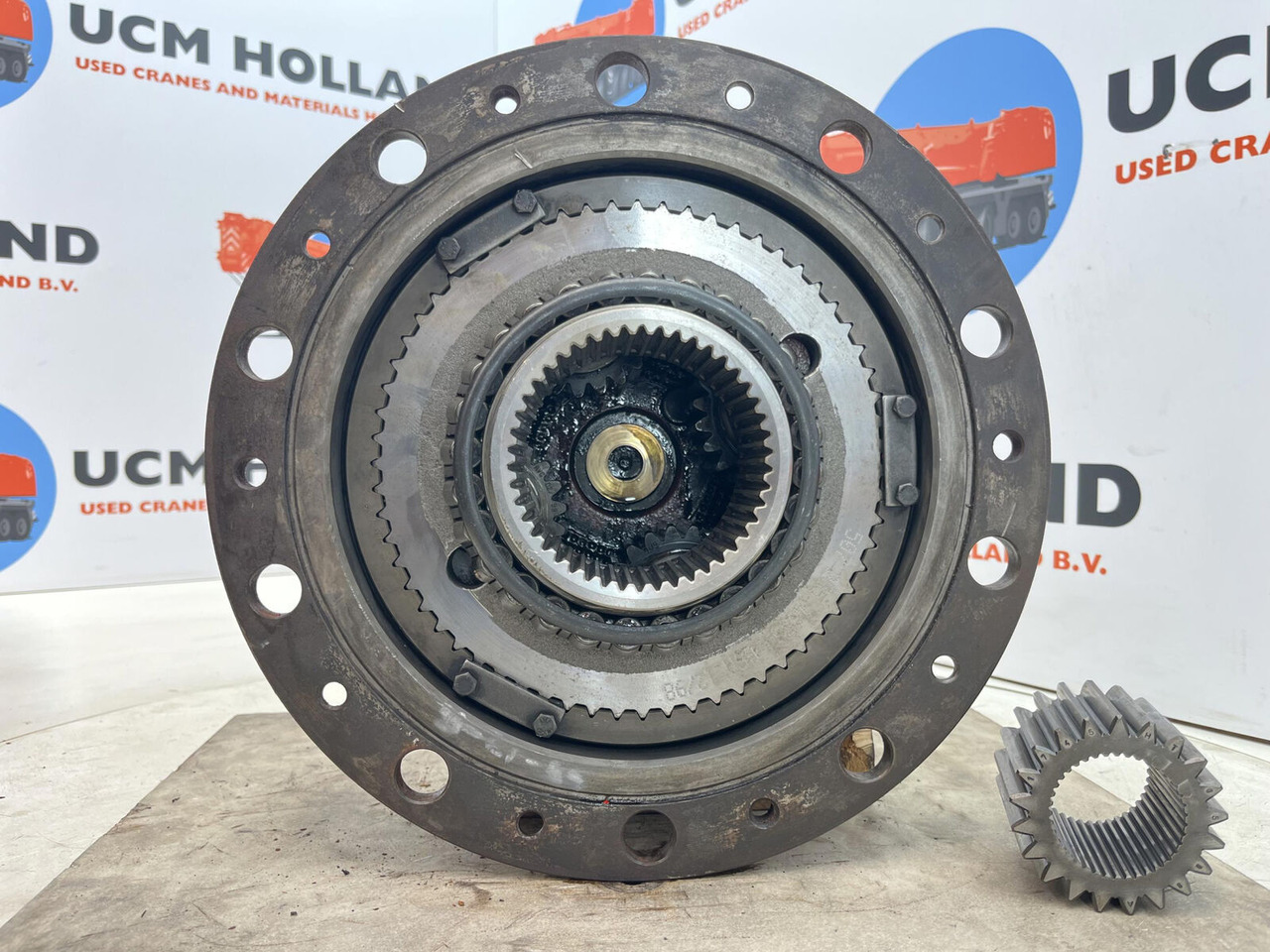 Kessler planetary gear 21-21-63-40-4pl-H140-46 - Reduktor pogona za Dizalica: slika Kessler planetary gear 21-21-63-40-4pl-H140-46 - Reduktor pogona za Dizalica Kessler planetary gear 21-21-63-40-4pl-H140-46 - Reduktor pogona za Dizalica: slika Kessler planetary gear 21-21-63-40-4pl-H140-46 - Reduktor pogona za Dizalica