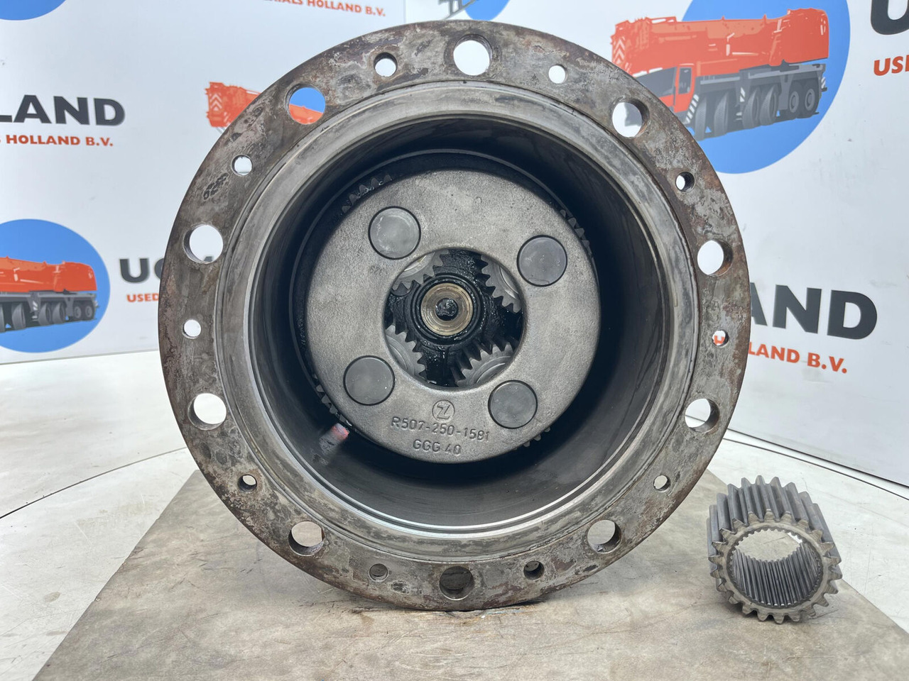 Kessler planetary gear 22-25-74-40-4pl-H172-46 - Reduktor pogona za Dizalica: slika Kessler planetary gear 22-25-74-40-4pl-H172-46 - Reduktor pogona za Dizalica Kessler planetary gear 22-25-74-40-4pl-H172-46 - Reduktor pogona za Dizalica: slika Kessler planetary gear 22-25-74-40-4pl-H172-46 - Reduktor pogona za Dizalica