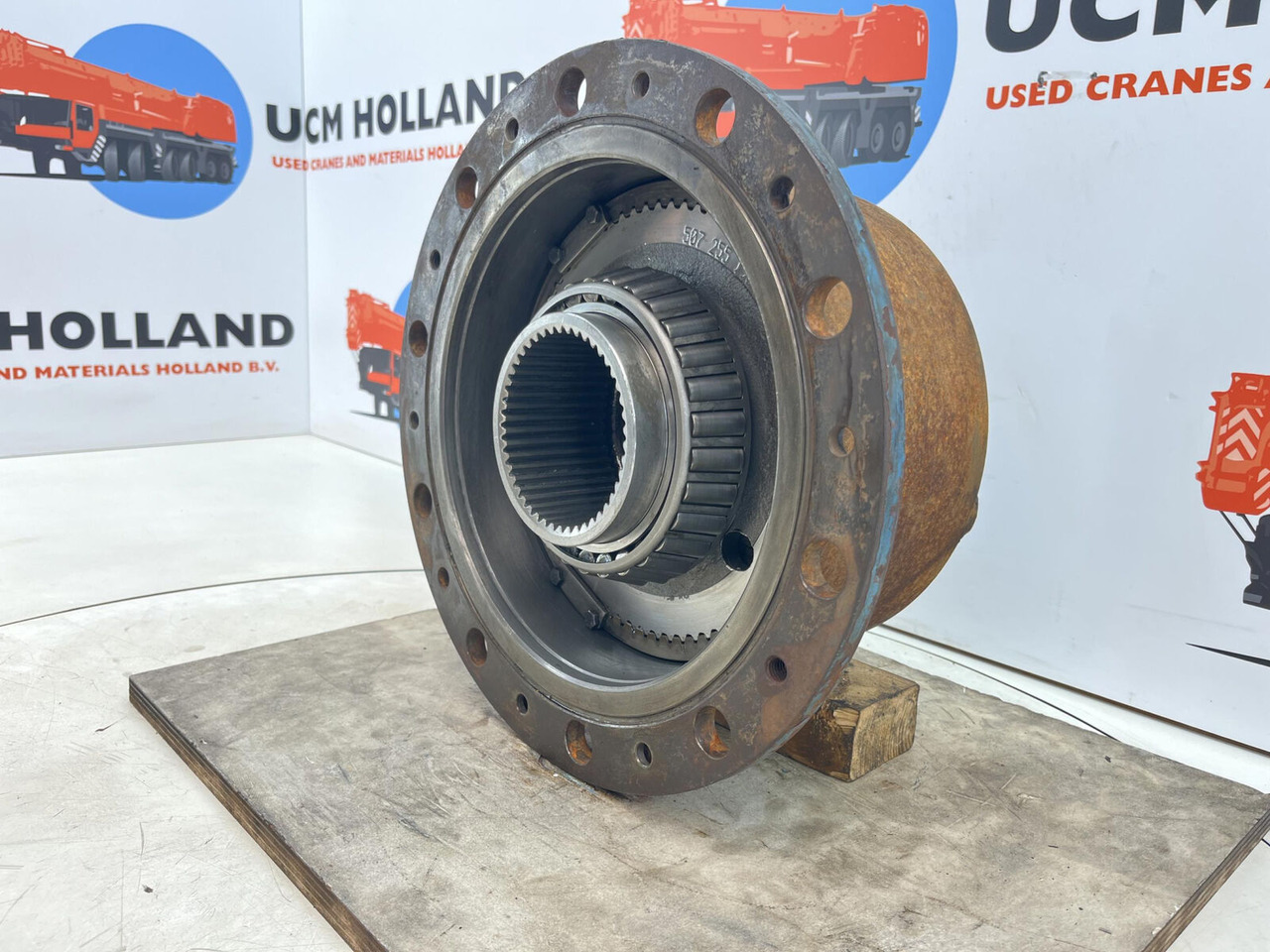 Kessler planetary gear 22-25-74-40-4pl-H172-46 - Reduktor pogona za Dizalica: slika Kessler planetary gear 22-25-74-40-4pl-H172-46 - Reduktor pogona za Dizalica Kessler planetary gear 22-25-74-40-4pl-H172-46 - Reduktor pogona za Dizalica: slika Kessler planetary gear 22-25-74-40-4pl-H172-46 - Reduktor pogona za Dizalica