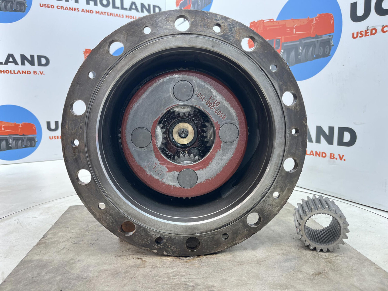 Kessler planetary gear 22-25-74-40-4pl-H172-46 - Reduktor pogona za Dizalica: slika Kessler planetary gear 22-25-74-40-4pl-H172-46 - Reduktor pogona za Dizalica Kessler planetary gear 22-25-74-40-4pl-H172-46 - Reduktor pogona za Dizalica: slika Kessler planetary gear 22-25-74-40-4pl-H172-46 - Reduktor pogona za Dizalica