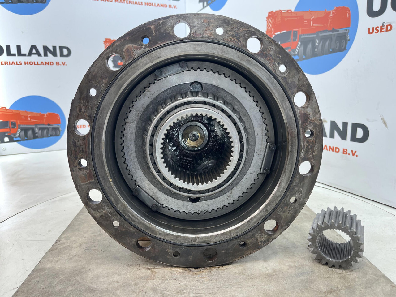 Kessler planetary gear 22-25-74-40-4pl-H172-46 - Reduktor pogona za Dizalica: slika Kessler planetary gear 22-25-74-40-4pl-H172-46 - Reduktor pogona za Dizalica Kessler planetary gear 22-25-74-40-4pl-H172-46 - Reduktor pogona za Dizalica: slika Kessler planetary gear 22-25-74-40-4pl-H172-46 - Reduktor pogona za Dizalica