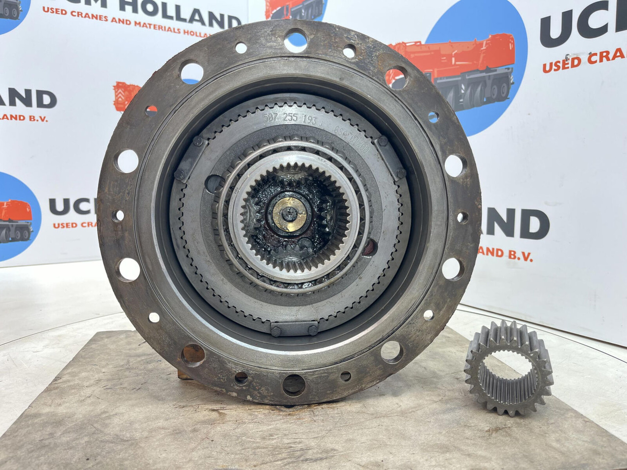 Kessler planetary gear 22-25-74-40-4pl-H172-46 - Reduktor pogona za Dizalica: slika Kessler planetary gear 22-25-74-40-4pl-H172-46 - Reduktor pogona za Dizalica Kessler planetary gear 22-25-74-40-4pl-H172-46 - Reduktor pogona za Dizalica: slika Kessler planetary gear 22-25-74-40-4pl-H172-46 - Reduktor pogona za Dizalica