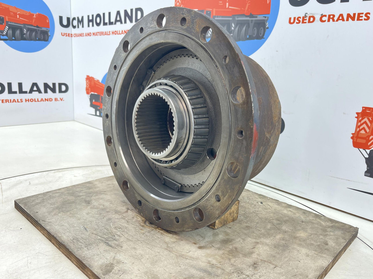 Kessler planetary gear 22-25-74-40-4pl-H172-46 - Reduktor pogona za Dizalica: slika Kessler planetary gear 22-25-74-40-4pl-H172-46 - Reduktor pogona za Dizalica Kessler planetary gear 22-25-74-40-4pl-H172-46 - Reduktor pogona za Dizalica: slika Kessler planetary gear 22-25-74-40-4pl-H172-46 - Reduktor pogona za Dizalica