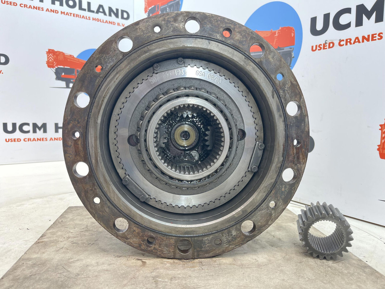 Kessler planetary gear 22-25-74-40-4pl-H177-46 - Reduktor pogona za Autodizalica: slika Kessler planetary gear 22-25-74-40-4pl-H177-46 - Reduktor pogona za Autodizalica Kessler planetary gear 22-25-74-40-4pl-H177-46 - Reduktor pogona za Autodizalica: slika Kessler planetary gear 22-25-74-40-4pl-H177-46 - Reduktor pogona za Autodizalica