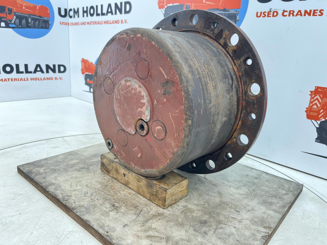 Kessler planetary gear 22-25-74-40-4pl-H177-46 - Reduktor pogona za Autodizalica: slika Kessler planetary gear 22-25-74-40-4pl-H177-46 - Reduktor pogona za Autodizalica Kessler planetary gear 22-25-74-40-4pl-H177-46 - Reduktor pogona za Autodizalica: slika Kessler planetary gear 22-25-74-40-4pl-H177-46 - Reduktor pogona za Autodizalica