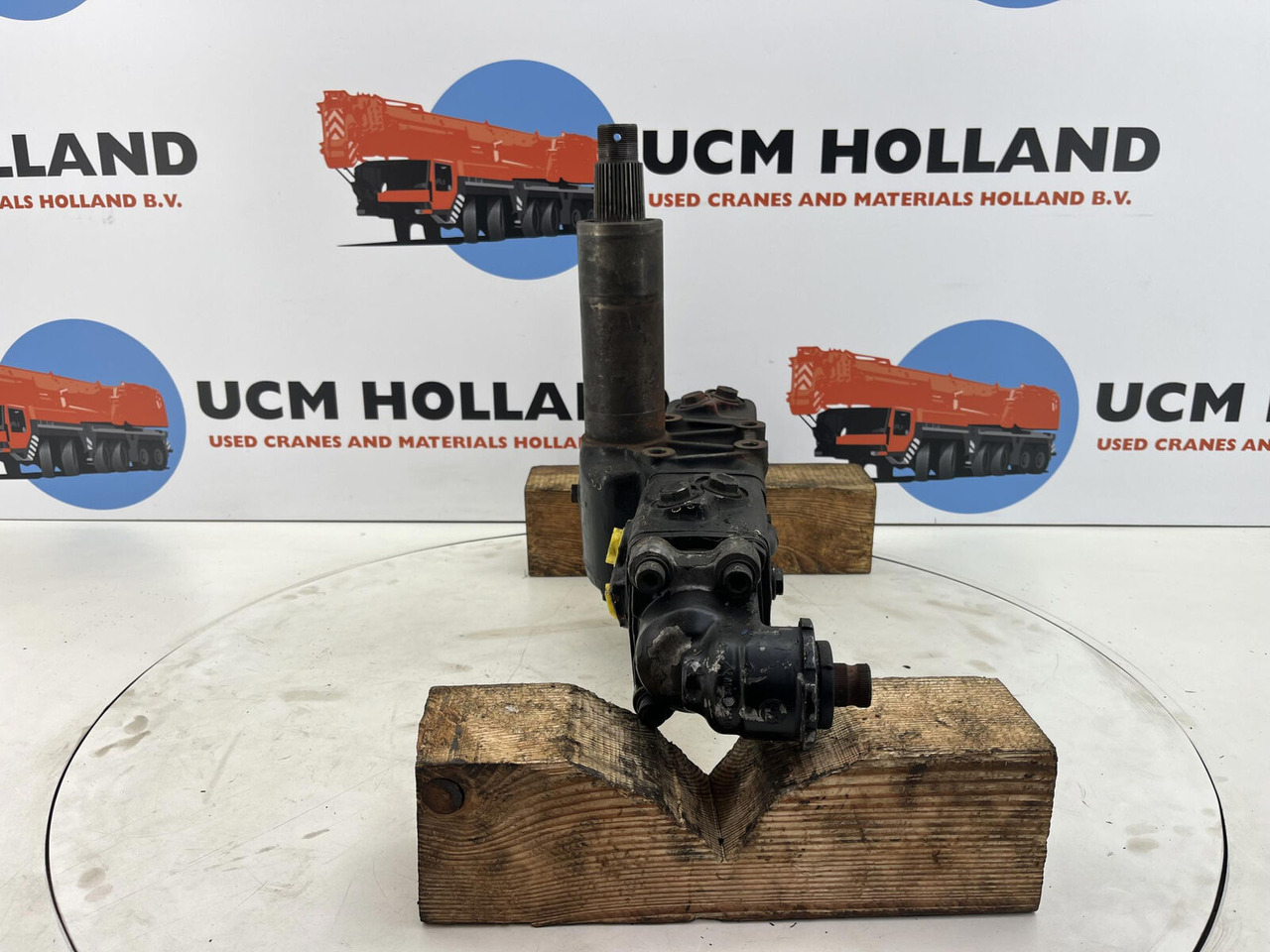 Krupp 70 GMT/AT steering box - Letva volana za Autodizalica: slika Krupp 70 GMT/AT steering box - Letva volana za Autodizalica Krupp 70 GMT/AT steering box - Letva volana za Autodizalica: slika Krupp 70 GMT/AT steering box - Letva volana za Autodizalica