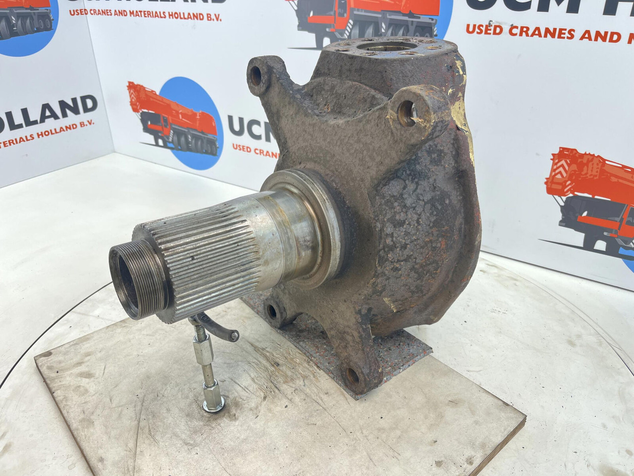 Krupp 70 GMT Steering knuckle axle 1 - Rukavac kotača za Autodizalica: slika Krupp 70 GMT Steering knuckle axle 1 - Rukavac kotača za Autodizalica Krupp 70 GMT Steering knuckle axle 1 - Rukavac kotača za Autodizalica: slika Krupp 70 GMT Steering knuckle axle 1 - Rukavac kotača za Autodizalica