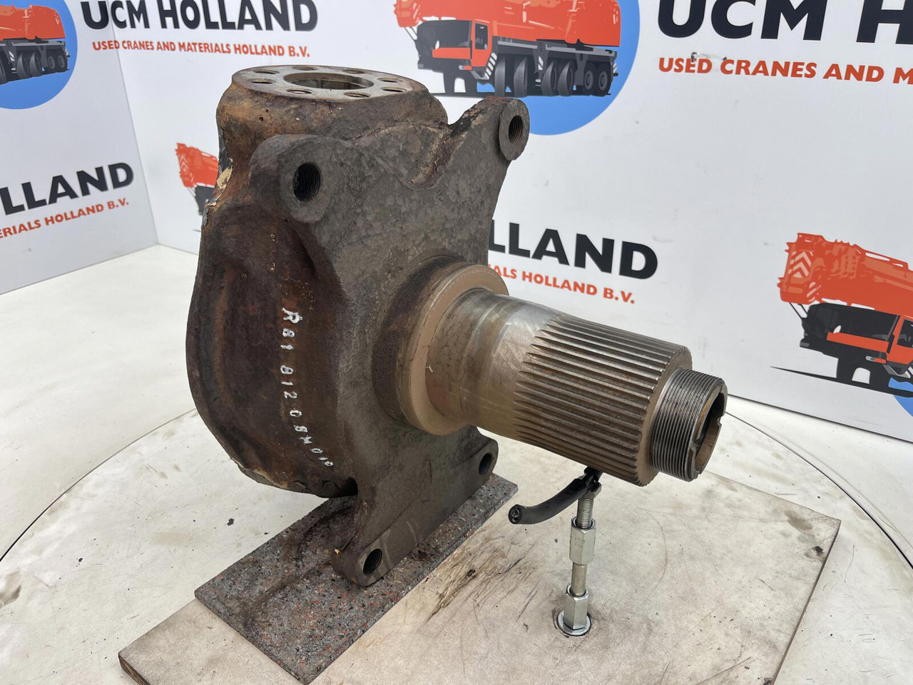 Krupp 70 GMT Steering knuckle axle 2 - Rukavac kotača za Autodizalica: slika Krupp 70 GMT Steering knuckle axle 2 - Rukavac kotača za Autodizalica Krupp 70 GMT Steering knuckle axle 2 - Rukavac kotača za Autodizalica: slika Krupp 70 GMT Steering knuckle axle 2 - Rukavac kotača za Autodizalica