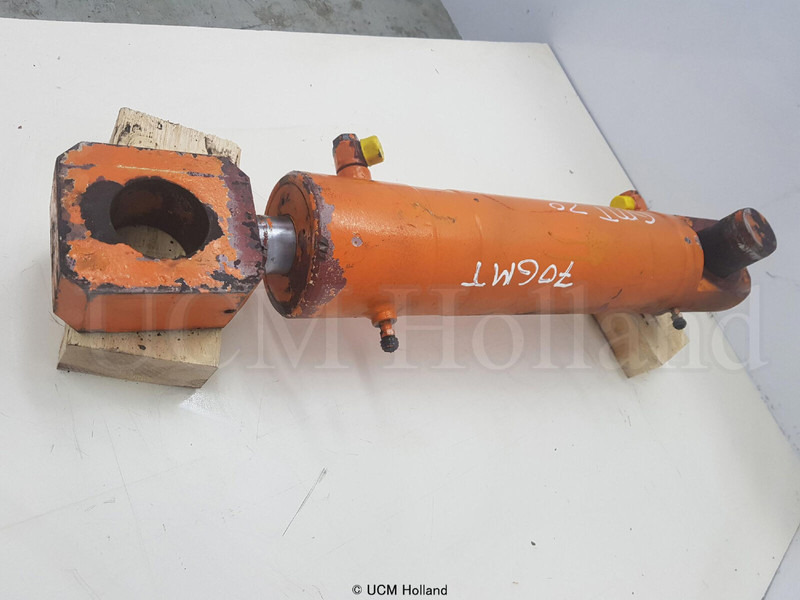 Krupp 70 GMT counterweight cylinder - Hidraulični cilindar za Dizalica: slika Krupp 70 GMT counterweight cylinder - Hidraulični cilindar za Dizalica Krupp 70 GMT counterweight cylinder - Hidraulični cilindar za Dizalica: slika Krupp 70 GMT counterweight cylinder - Hidraulični cilindar za Dizalica