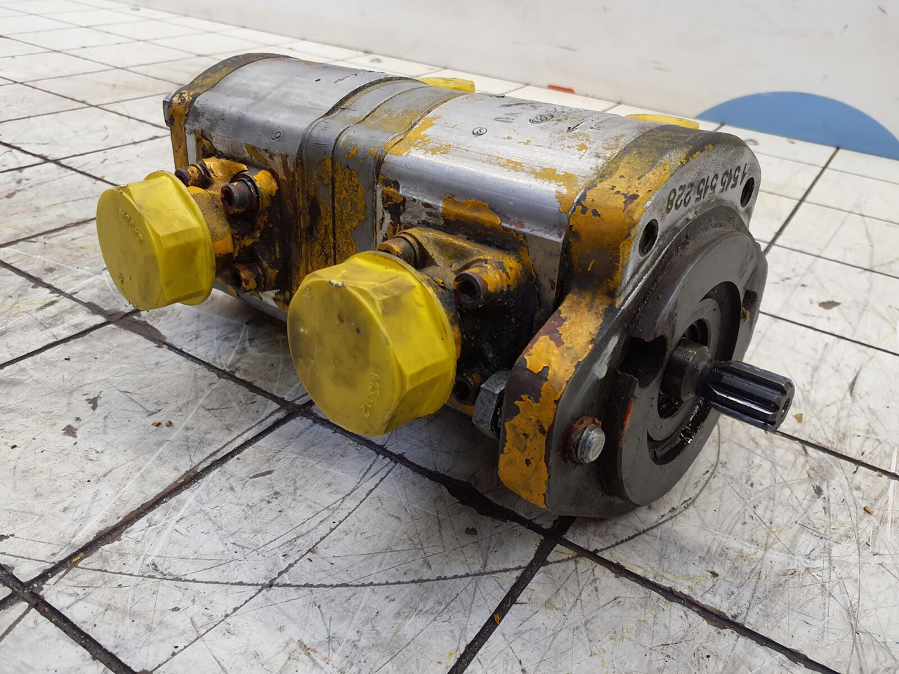 Krupp KMK 2025 dual gear pump - Hidraulična pumpa za Autodizalica: slika Krupp KMK 2025 dual gear pump - Hidraulična pumpa za Autodizalica Krupp KMK 2025 dual gear pump - Hidraulična pumpa za Autodizalica: slika Krupp KMK 2025 dual gear pump - Hidraulična pumpa za Autodizalica
