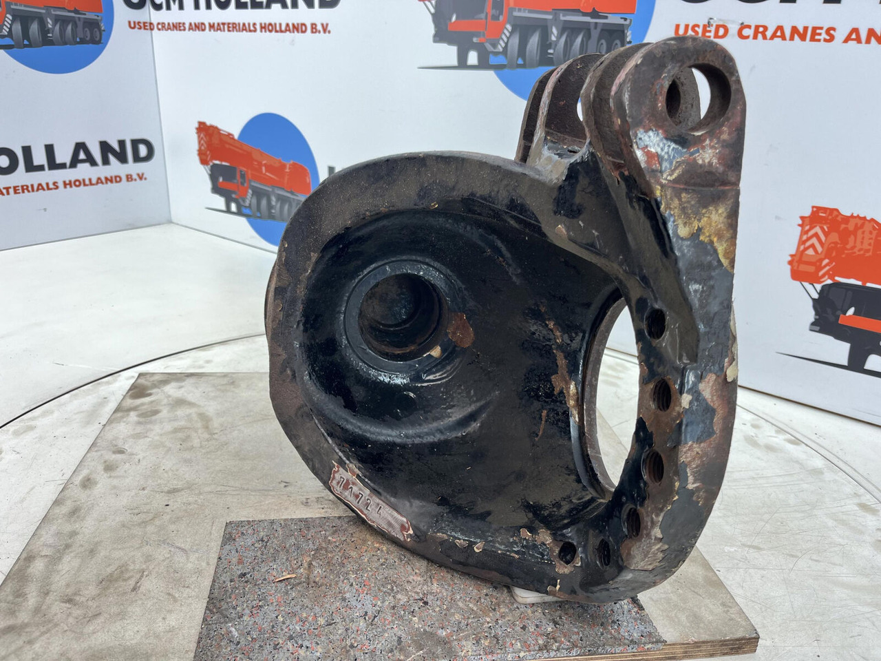 Krupp KMK 3045 Steering knuckle 16 holes - Rukavac kotača za Autodizalica: slika Krupp KMK 3045 Steering knuckle 16 holes - Rukavac kotača za Autodizalica Krupp KMK 3045 Steering knuckle 16 holes - Rukavac kotača za Autodizalica: slika Krupp KMK 3045 Steering knuckle 16 holes - Rukavac kotača za Autodizalica