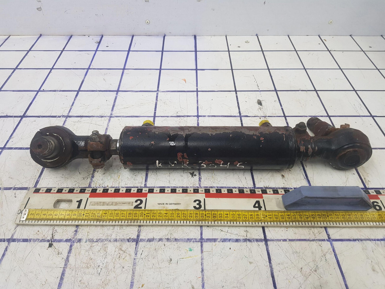 Krupp KMK 3045 steering cylinder - Hidraulični cilindar za Autodizalica: slika Krupp KMK 3045 steering cylinder - Hidraulični cilindar za Autodizalica Krupp KMK 3045 steering cylinder - Hidraulični cilindar za Autodizalica: slika Krupp KMK 3045 steering cylinder - Hidraulični cilindar za Autodizalica