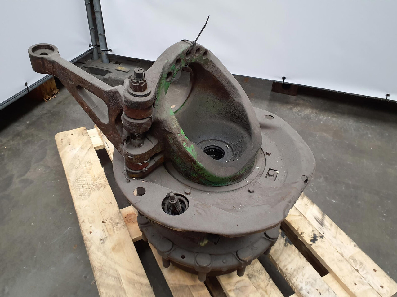 Krupp KMK 4070 Megatrack axle housing - Rukavac kotača za Autodizalica: slika Krupp KMK 4070 Megatrack axle housing - Rukavac kotača za Autodizalica Krupp KMK 4070 Megatrack axle housing - Rukavac kotača za Autodizalica: slika Krupp KMK 4070 Megatrack axle housing - Rukavac kotača za Autodizalica