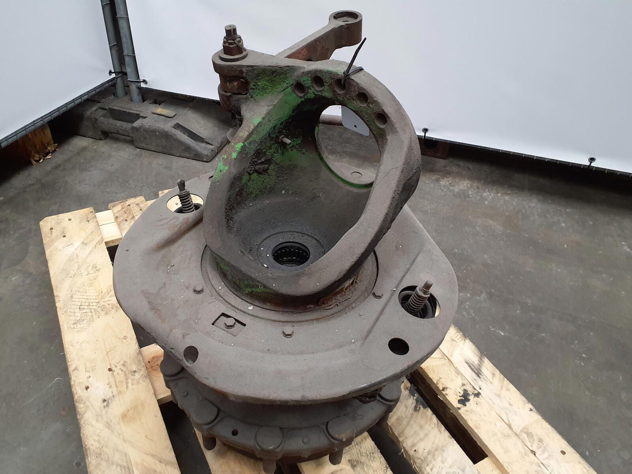 Krupp KMK 4070 Megatrack axle housing - Rukavac kotača za Autodizalica: slika Krupp KMK 4070 Megatrack axle housing - Rukavac kotača za Autodizalica Krupp KMK 4070 Megatrack axle housing - Rukavac kotača za Autodizalica: slika Krupp KMK 4070 Megatrack axle housing - Rukavac kotača za Autodizalica