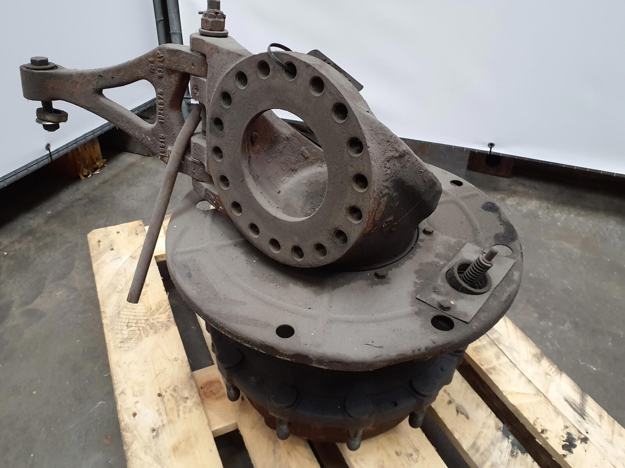 Krupp KMK 4070 Megatrak axle housing - Rukavac kotača za Autodizalica: slika Krupp KMK 4070 Megatrak axle housing - Rukavac kotača za Autodizalica Krupp KMK 4070 Megatrak axle housing - Rukavac kotača za Autodizalica: slika Krupp KMK 4070 Megatrak axle housing - Rukavac kotača za Autodizalica