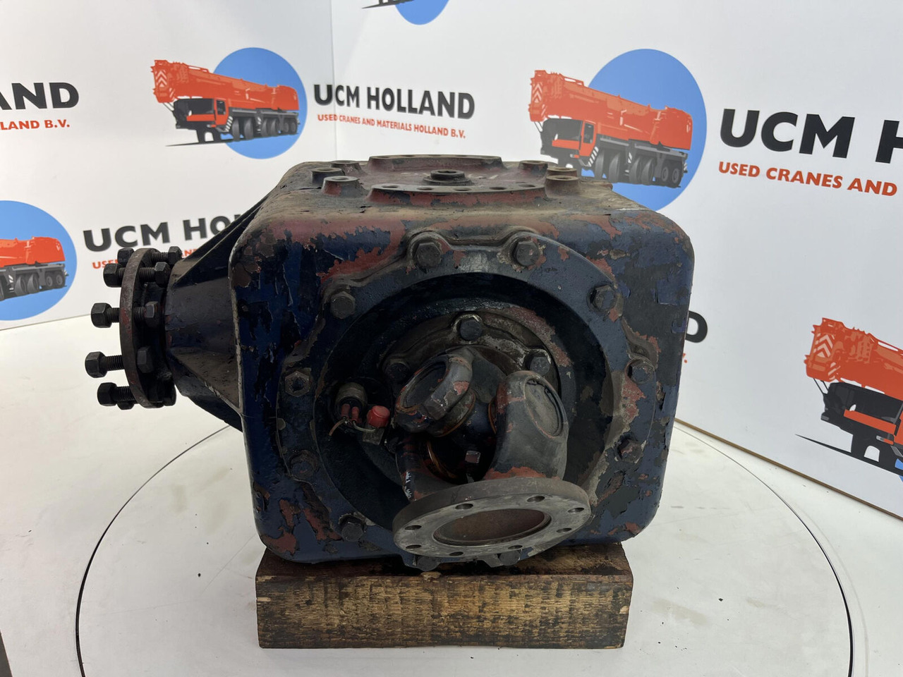 Krupp KMK 4070 diff box - Diferencijalni zupčanik za Autodizalica: slika Krupp KMK 4070 diff box - Diferencijalni zupčanik za Autodizalica Krupp KMK 4070 diff box - Diferencijalni zupčanik za Autodizalica: slika Krupp KMK 4070 diff box - Diferencijalni zupčanik za Autodizalica