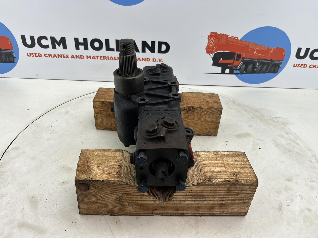 Krupp KMK 4070 steering box only for parts - Letva volana za Autodizalica: slika Krupp KMK 4070 steering box only for parts - Letva volana za Autodizalica Krupp KMK 4070 steering box only for parts - Letva volana za Autodizalica: slika Krupp KMK 4070 steering box only for parts - Letva volana za Autodizalica