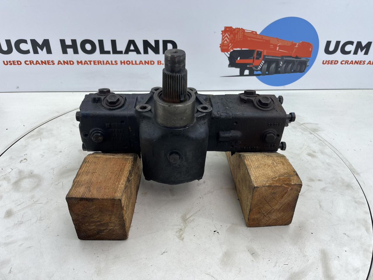 Krupp KMK 4070 steering box only for parts - Letva volana za Autodizalica: slika Krupp KMK 4070 steering box only for parts - Letva volana za Autodizalica Krupp KMK 4070 steering box only for parts - Letva volana za Autodizalica: slika Krupp KMK 4070 steering box only for parts - Letva volana za Autodizalica