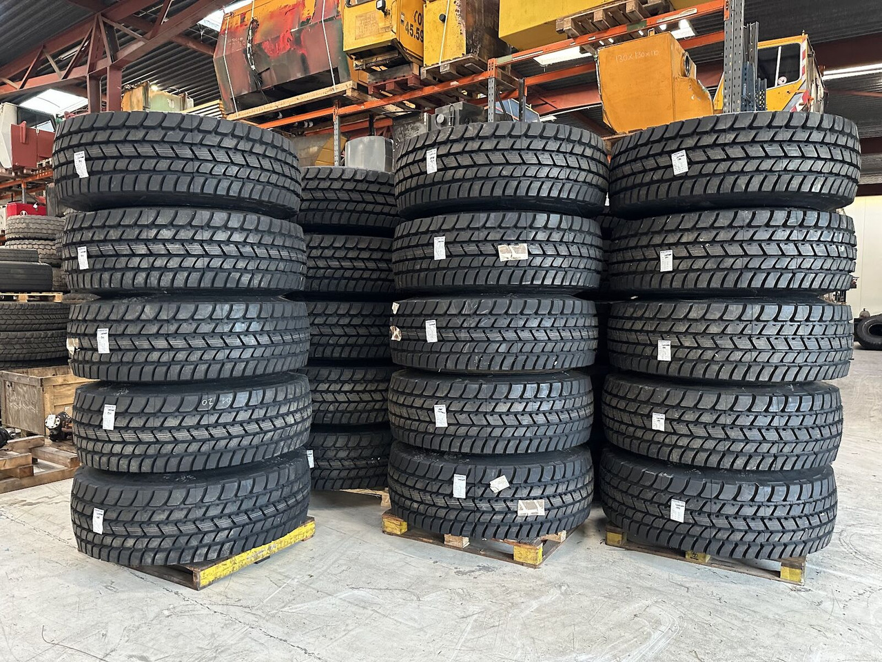 Liebherr Crane Tires/Rims for sale - Guma za Autodizalica: slika Liebherr Crane Tires/Rims for sale - Guma za Autodizalica Liebherr Crane Tires/Rims for sale - Guma za Autodizalica: slika Liebherr Crane Tires/Rims for sale - Guma za Autodizalica