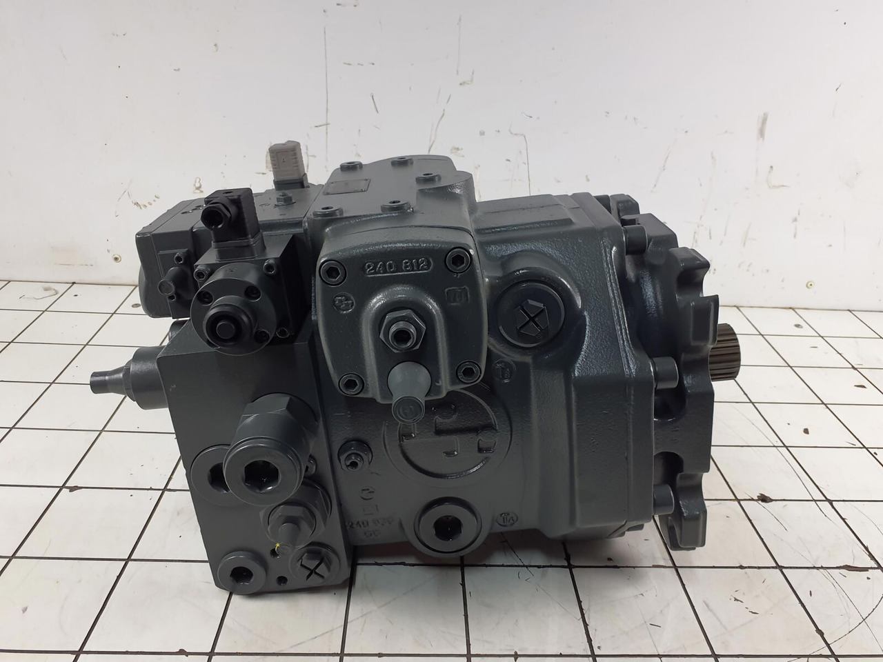 Liebherr Hydraulic Pump A4V250 - Hidraulična pumpa za Dizalica: slika Liebherr Hydraulic Pump A4V250 - Hidraulična pumpa za Dizalica Liebherr Hydraulic Pump A4V250 - Hidraulična pumpa za Dizalica: slika Liebherr Hydraulic Pump A4V250 - Hidraulična pumpa za Dizalica