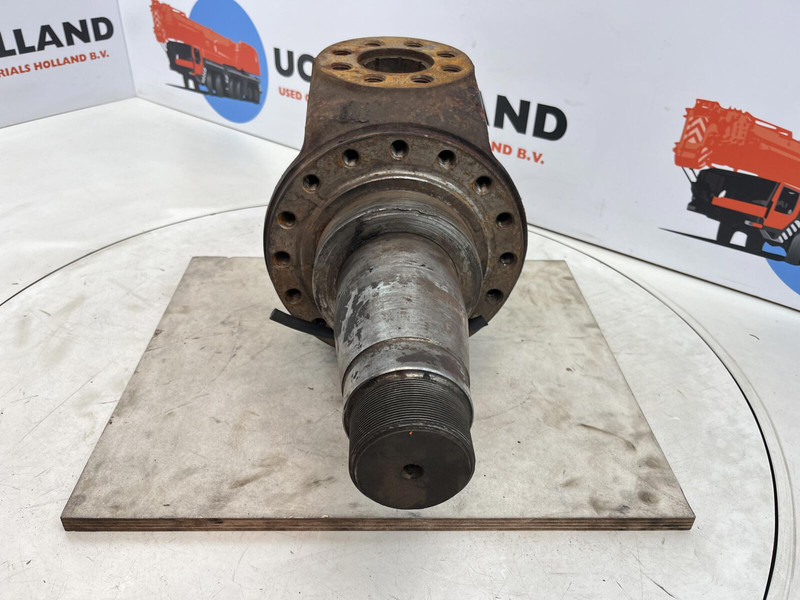 Liebherr LT 1090 Steering knuckle 16 holes - Rukavac kotača za Dizalica: slika Liebherr LT 1090 Steering knuckle 16 holes - Rukavac kotača za Dizalica Liebherr LT 1090 Steering knuckle 16 holes - Rukavac kotača za Dizalica: slika Liebherr LT 1090 Steering knuckle 16 holes - Rukavac kotača za Dizalica