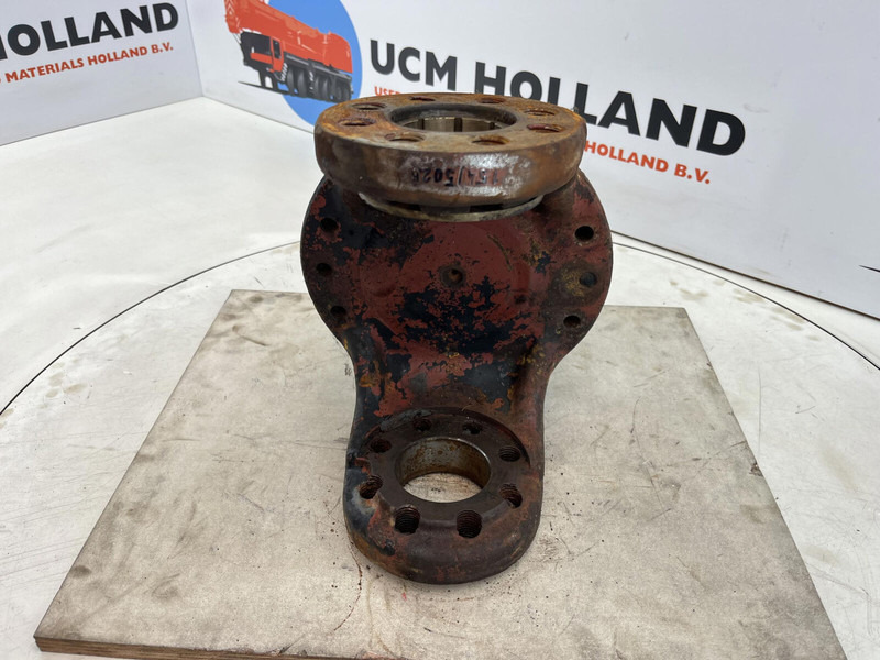 Liebherr LT 1090 Steering knuckle 16 holes - Rukavac kotača za Dizalica: slika Liebherr LT 1090 Steering knuckle 16 holes - Rukavac kotača za Dizalica Liebherr LT 1090 Steering knuckle 16 holes - Rukavac kotača za Dizalica: slika Liebherr LT 1090 Steering knuckle 16 holes - Rukavac kotača za Dizalica