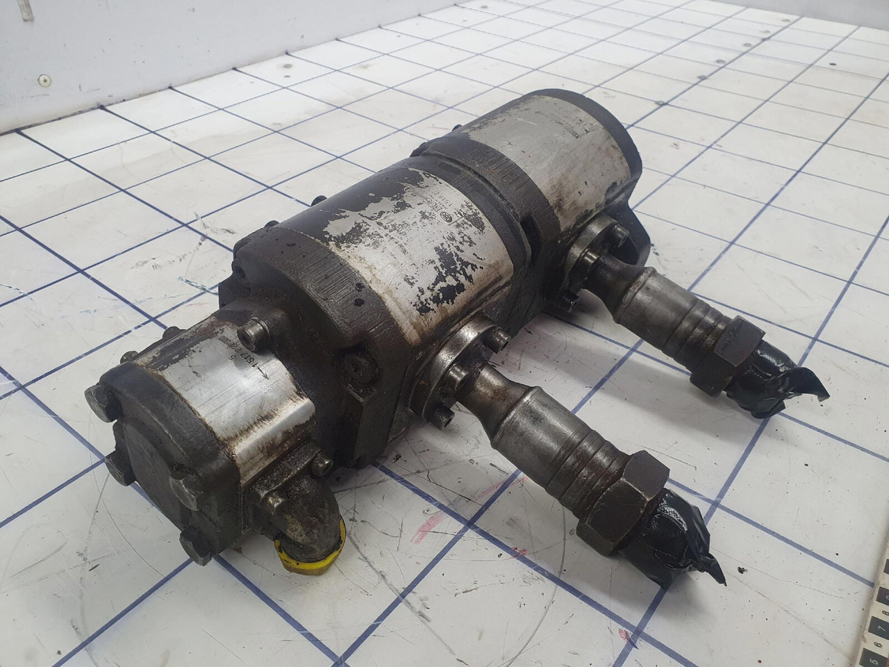 Liebherr LTM 1050-1 TRIPLE GEAR PUMP - Hidraulična pumpa za Autodizalica: slika Liebherr LTM 1050-1 TRIPLE GEAR PUMP - Hidraulična pumpa za Autodizalica Liebherr LTM 1050-1 TRIPLE GEAR PUMP - Hidraulična pumpa za Autodizalica: slika Liebherr LTM 1050-1 TRIPLE GEAR PUMP - Hidraulična pumpa za Autodizalica