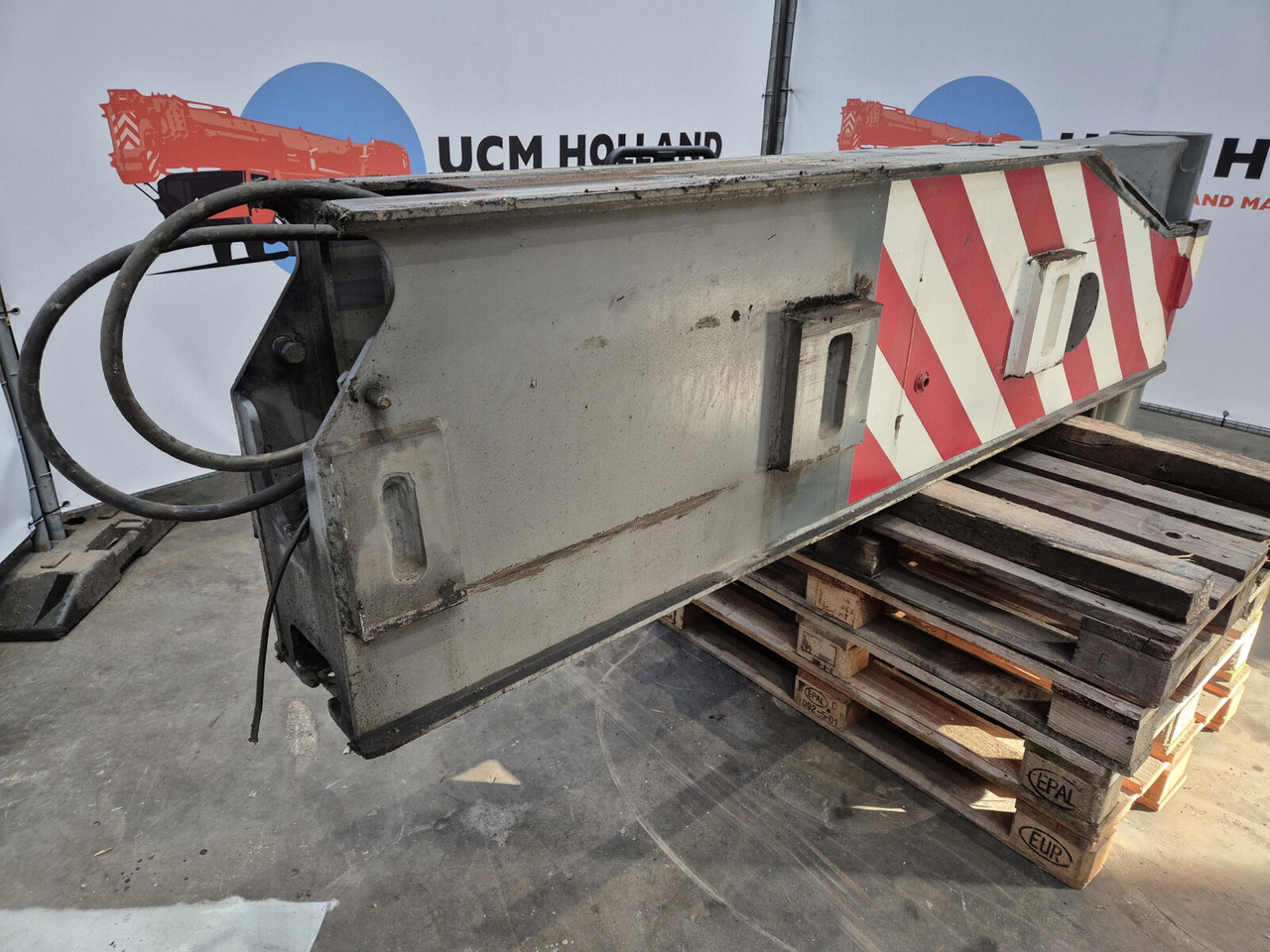 Liebherr LTM 1250-6.1 outriggerbeam rear with support cylinder - Ovjes za Dizalica: slika Liebherr LTM 1250-6.1 outriggerbeam rear with support cylinder - Ovjes za Dizalica Liebherr LTM 1250-6.1 outriggerbeam rear with support cylinder - Ovjes za Dizalica: slika Liebherr LTM 1250-6.1 outriggerbeam rear with support cylinder - Ovjes za Dizalica