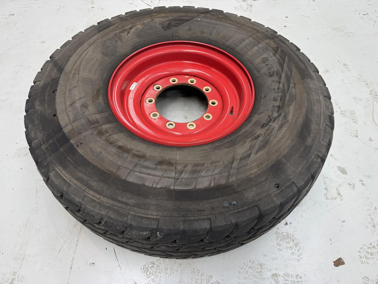 Liebherr Wheel 445/95 R25 10 12 1p - Kompletan kotač: slika Liebherr Wheel 445/95 R25 10 12 1p - Kompletan kotač Liebherr Wheel 445/95 R25 10 12 1p - Kompletan kotač: slika Liebherr Wheel 445/95 R25 10 12 1p - Kompletan kotač
