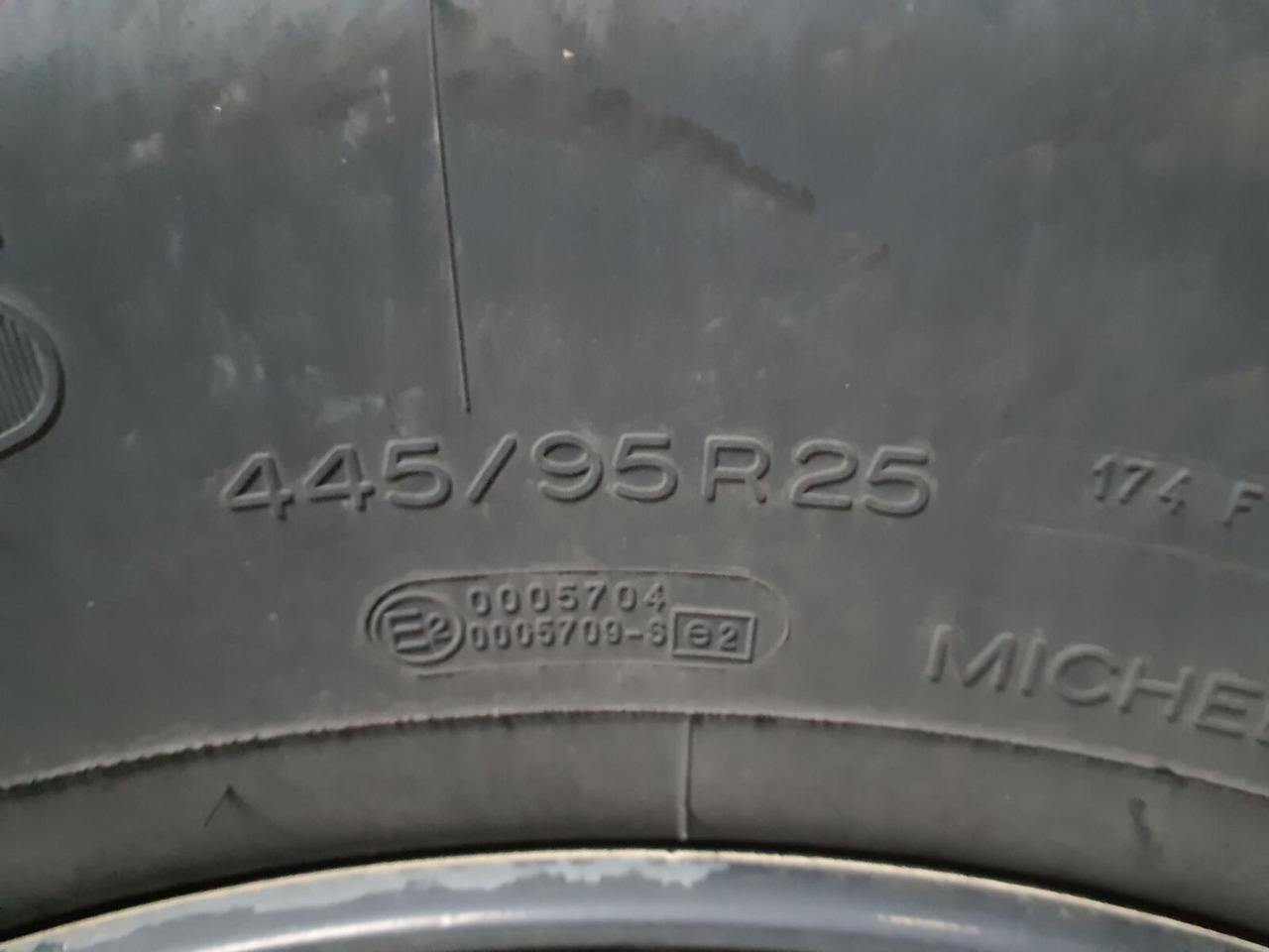 Liebherr Wheel 445/95R25 10 12 1p - Kompletan kotač: slika Liebherr Wheel 445/95R25 10 12 1p - Kompletan kotač Liebherr Wheel 445/95R25 10 12 1p - Kompletan kotač: slika Liebherr Wheel 445/95R25 10 12 1p - Kompletan kotač