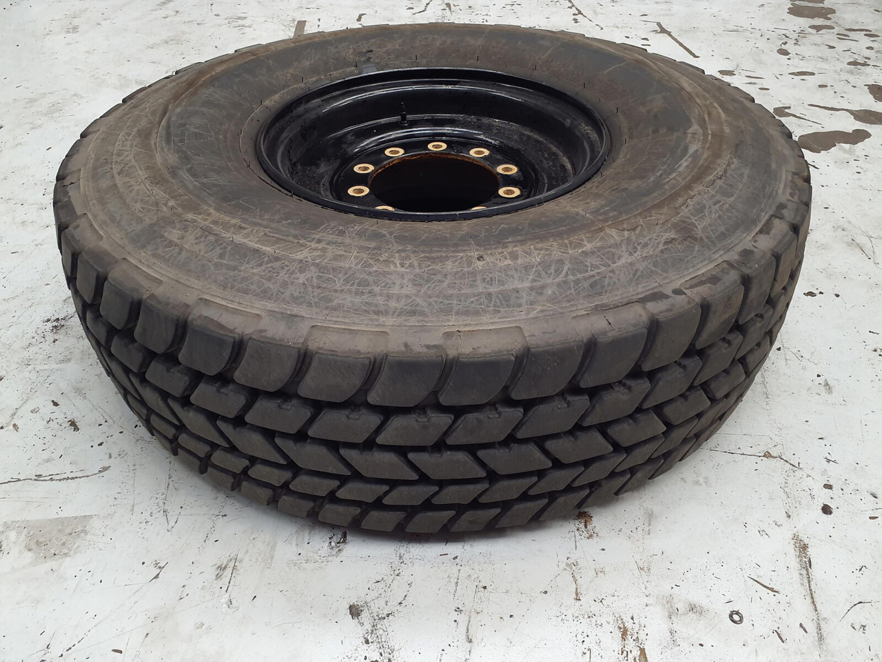 Liebherr Wheel 445/95R25 10 12 1p - Kompletan kotač za Dizalica: slika Liebherr Wheel 445/95R25 10 12 1p - Kompletan kotač za Dizalica Liebherr Wheel 445/95R25 10 12 1p - Kompletan kotač za Dizalica: slika Liebherr Wheel 445/95R25 10 12 1p - Kompletan kotač za Dizalica