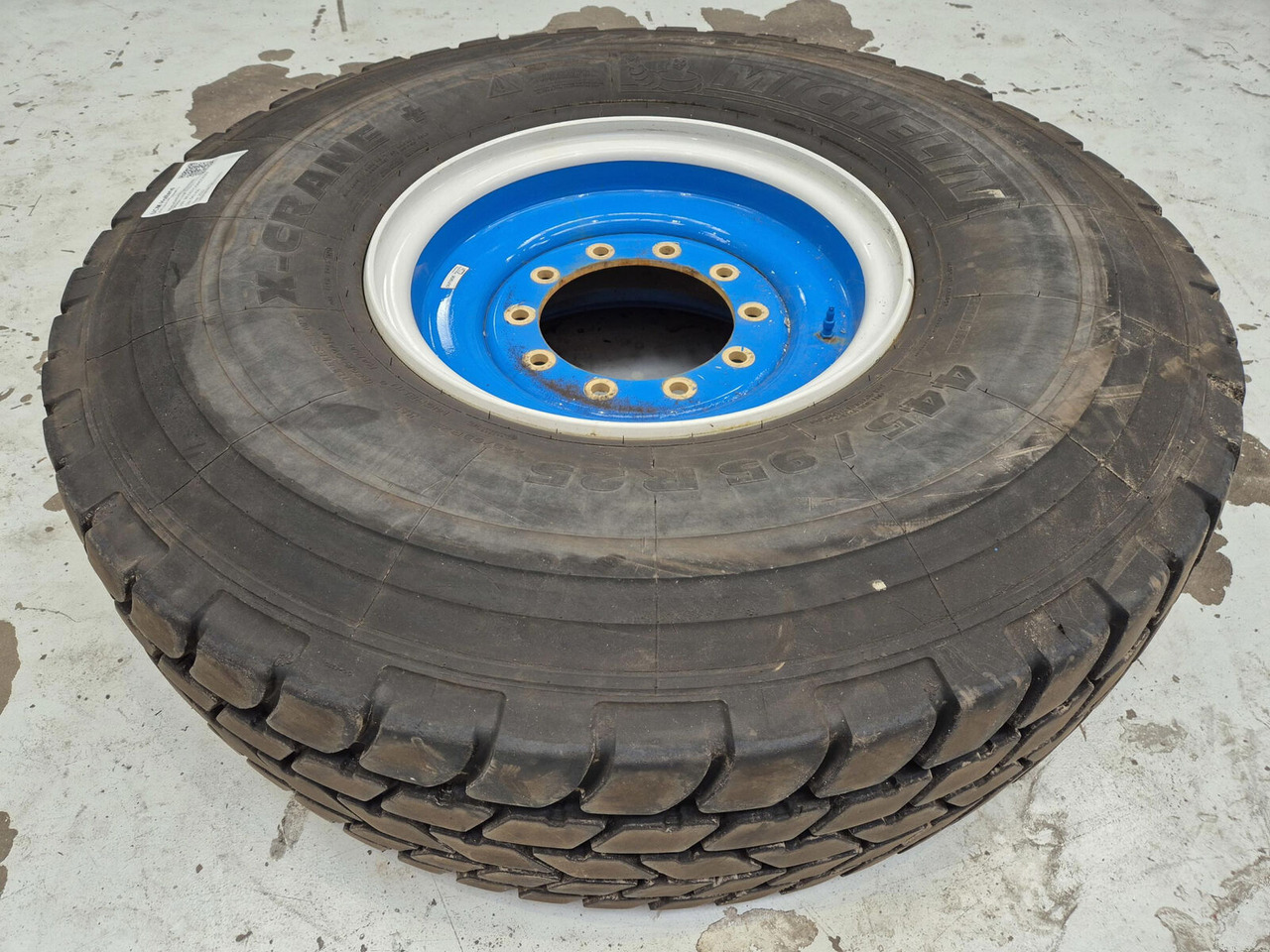 Liebherr Wheel 445/95R25 10 12 1p - Kompletan kotač za Dizalica: slika Liebherr Wheel 445/95R25 10 12 1p - Kompletan kotač za Dizalica Liebherr Wheel 445/95R25 10 12 1p - Kompletan kotač za Dizalica: slika Liebherr Wheel 445/95R25 10 12 1p - Kompletan kotač za Dizalica