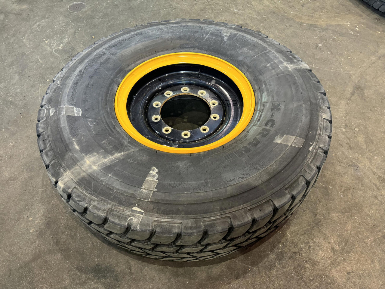 Liebherr Wheel 445/95R25 10 12.3 1p - Kompletan kotač: slika Liebherr Wheel 445/95R25 10 12.3 1p - Kompletan kotač Liebherr Wheel 445/95R25 10 12.3 1p - Kompletan kotač: slika Liebherr Wheel 445/95R25 10 12.3 1p - Kompletan kotač