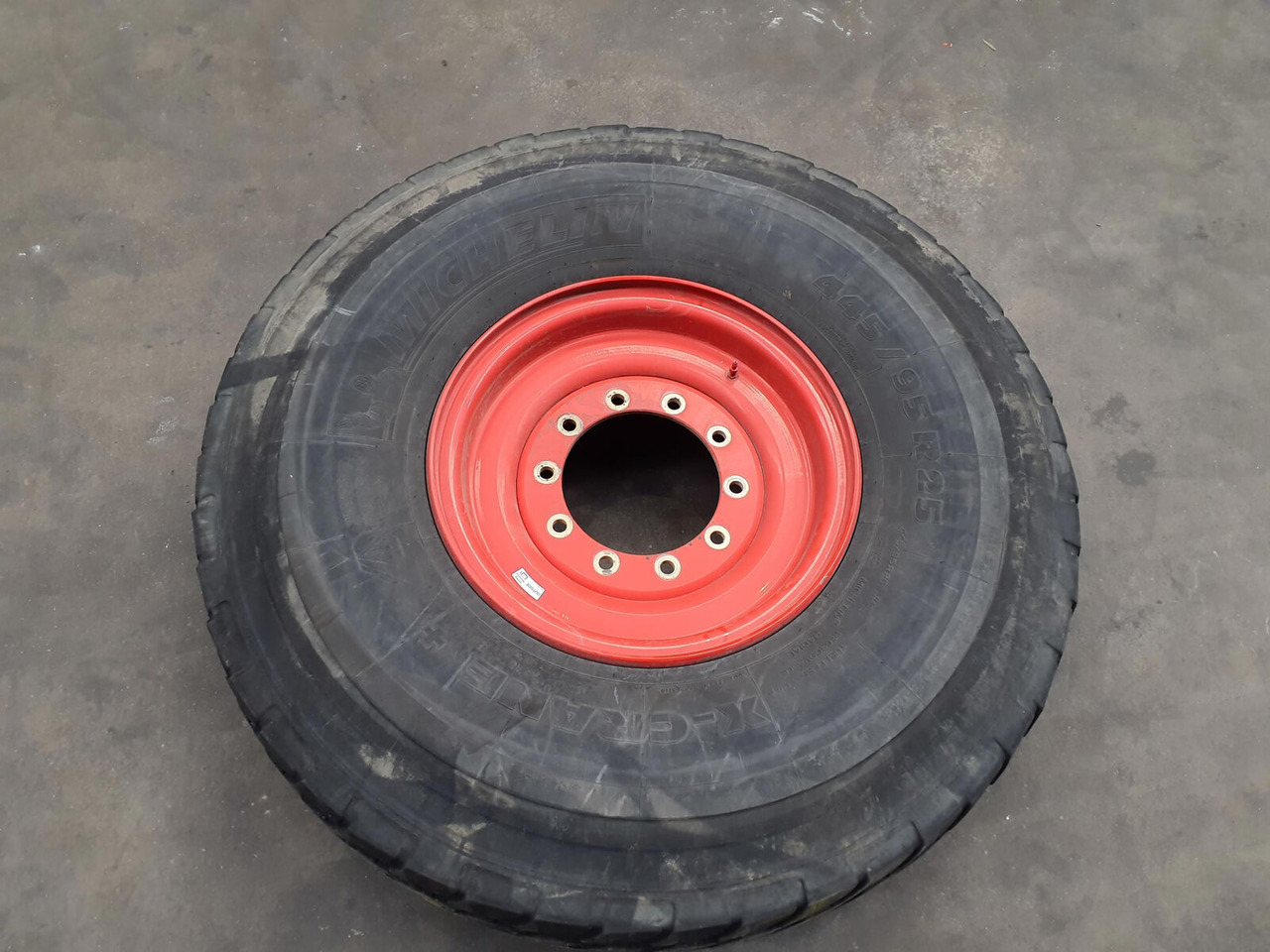 Michelin Wheel 445/95R25 10 12 1p - Kompletan kotač: slika Michelin Wheel 445/95R25 10 12 1p - Kompletan kotač Michelin Wheel 445/95R25 10 12 1p - Kompletan kotač: slika Michelin Wheel 445/95R25 10 12 1p - Kompletan kotač