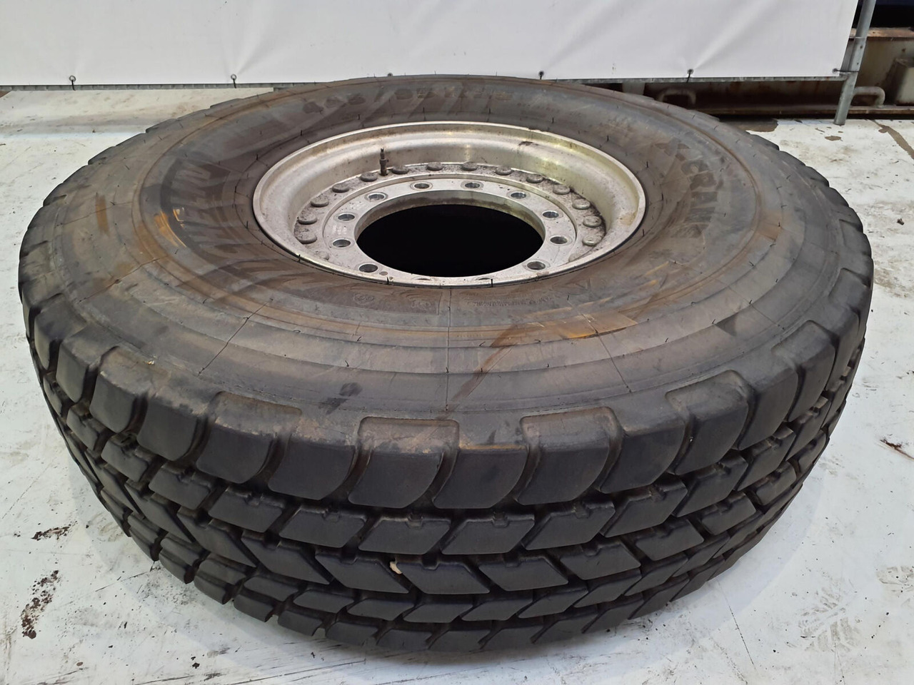 Michelin Wheel 445/95R25 12 9 2p alu - Kompletan kotač za Dizalica: slika Michelin Wheel 445/95R25 12 9 2p alu - Kompletan kotač za Dizalica Michelin Wheel 445/95R25 12 9 2p alu - Kompletan kotač za Dizalica: slika Michelin Wheel 445/95R25 12 9 2p alu - Kompletan kotač za Dizalica