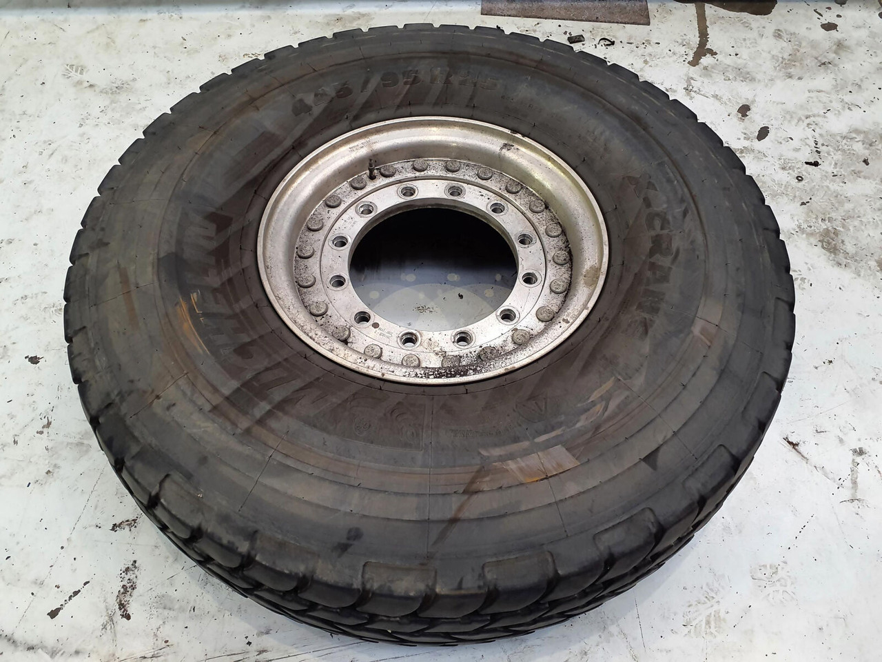 Michelin Wheel 445/95R25 12 9 2p alu - Kompletan kotač za Dizalica: slika Michelin Wheel 445/95R25 12 9 2p alu - Kompletan kotač za Dizalica Michelin Wheel 445/95R25 12 9 2p alu - Kompletan kotač za Dizalica: slika Michelin Wheel 445/95R25 12 9 2p alu - Kompletan kotač za Dizalica