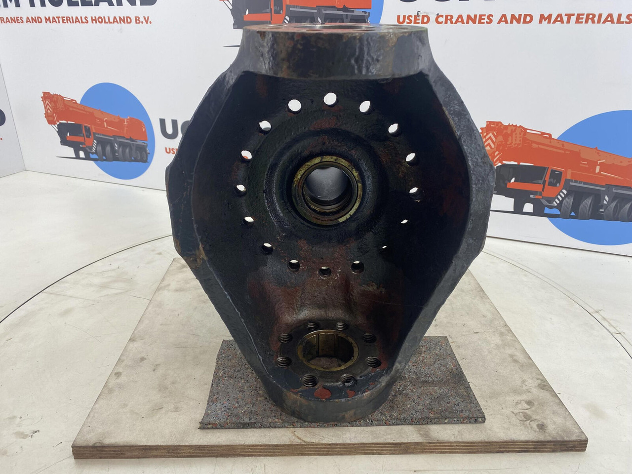 PPM 250 ATT Steering knuckle 16 holes axle 1 - Rukavac kotača za Autodizalica: slika PPM 250 ATT Steering knuckle 16 holes axle 1 - Rukavac kotača za Autodizalica PPM 250 ATT Steering knuckle 16 holes axle 1 - Rukavac kotača za Autodizalica: slika PPM 250 ATT Steering knuckle 16 holes axle 1 - Rukavac kotača za Autodizalica