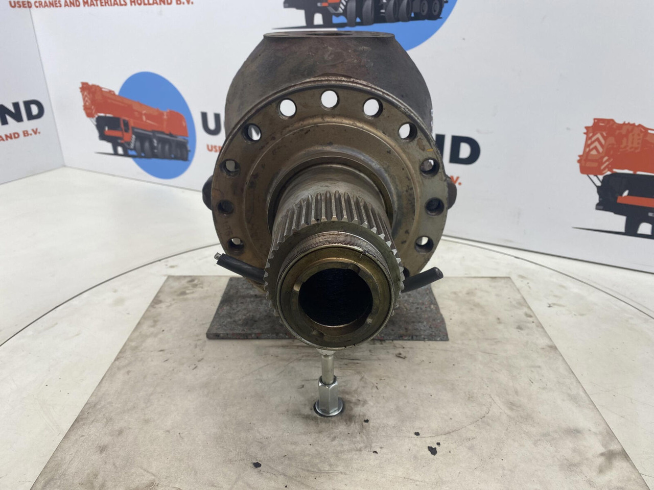 PPM 280 ATT Steering knuckle 16 holes axle 1 - Rukavac kotača za Dizalica: slika PPM 280 ATT Steering knuckle 16 holes axle 1 - Rukavac kotača za Dizalica PPM 280 ATT Steering knuckle 16 holes axle 1 - Rukavac kotača za Dizalica: slika PPM 280 ATT Steering knuckle 16 holes axle 1 - Rukavac kotača za Dizalica