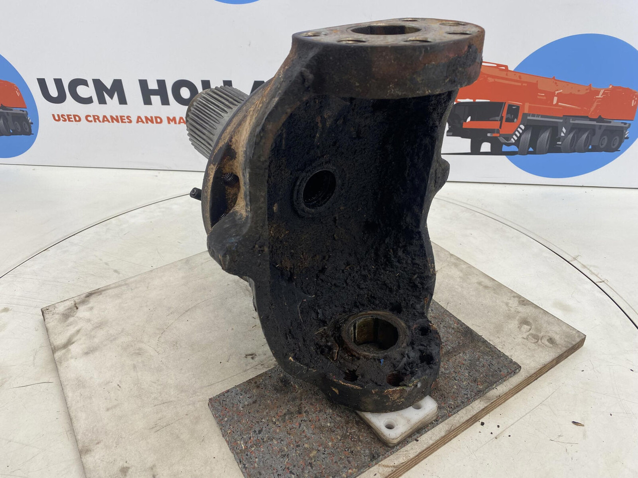 PPM 280 ATT Steering knuckle 16 holes axle 2 - Rukavac kotača za Dizalica: slika PPM 280 ATT Steering knuckle 16 holes axle 2 - Rukavac kotača za Dizalica PPM 280 ATT Steering knuckle 16 holes axle 2 - Rukavac kotača za Dizalica: slika PPM 280 ATT Steering knuckle 16 holes axle 2 - Rukavac kotača za Dizalica