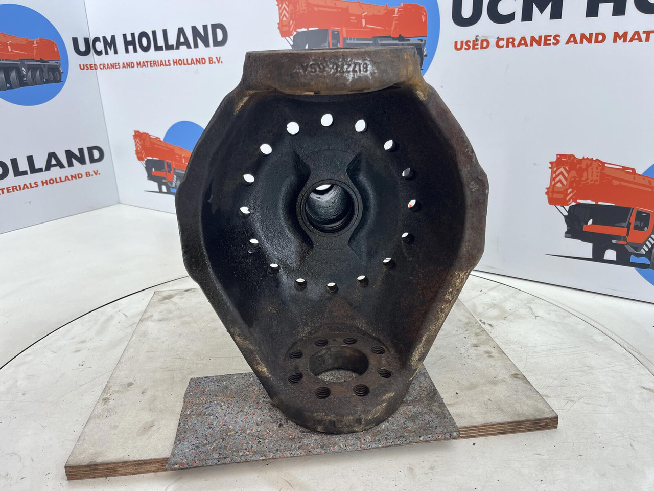 PPM ATT 400 Steering knuckle 16 holes axle 1 - Rukavac kotača za Dizalica: slika PPM ATT 400 Steering knuckle 16 holes axle 1 - Rukavac kotača za Dizalica PPM ATT 400 Steering knuckle 16 holes axle 1 - Rukavac kotača za Dizalica: slika PPM ATT 400 Steering knuckle 16 holes axle 1 - Rukavac kotača za Dizalica