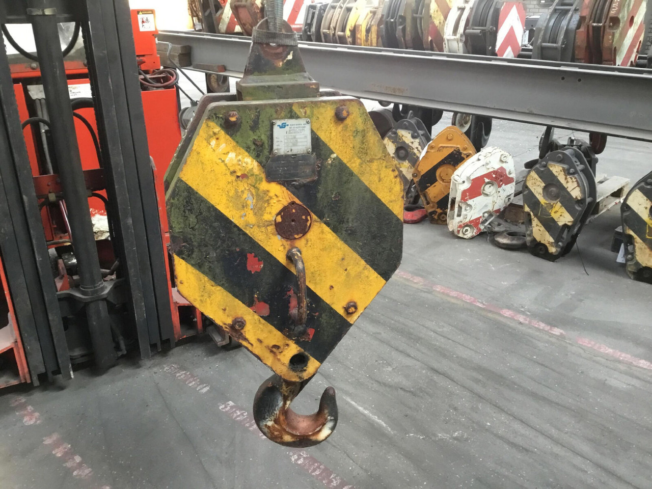 FAUN Hookblock 16mm 1 sheave 12.5t - Rezervni dijelovi za Autodizalica: slika FAUN Hookblock 16mm 1 sheave 12.5t - Rezervni dijelovi za Autodizalica FAUN Hookblock 16mm 1 sheave 12.5t - Rezervni dijelovi za Autodizalica: slika FAUN Hookblock 16mm 1 sheave 12.5t - Rezervni dijelovi za Autodizalica